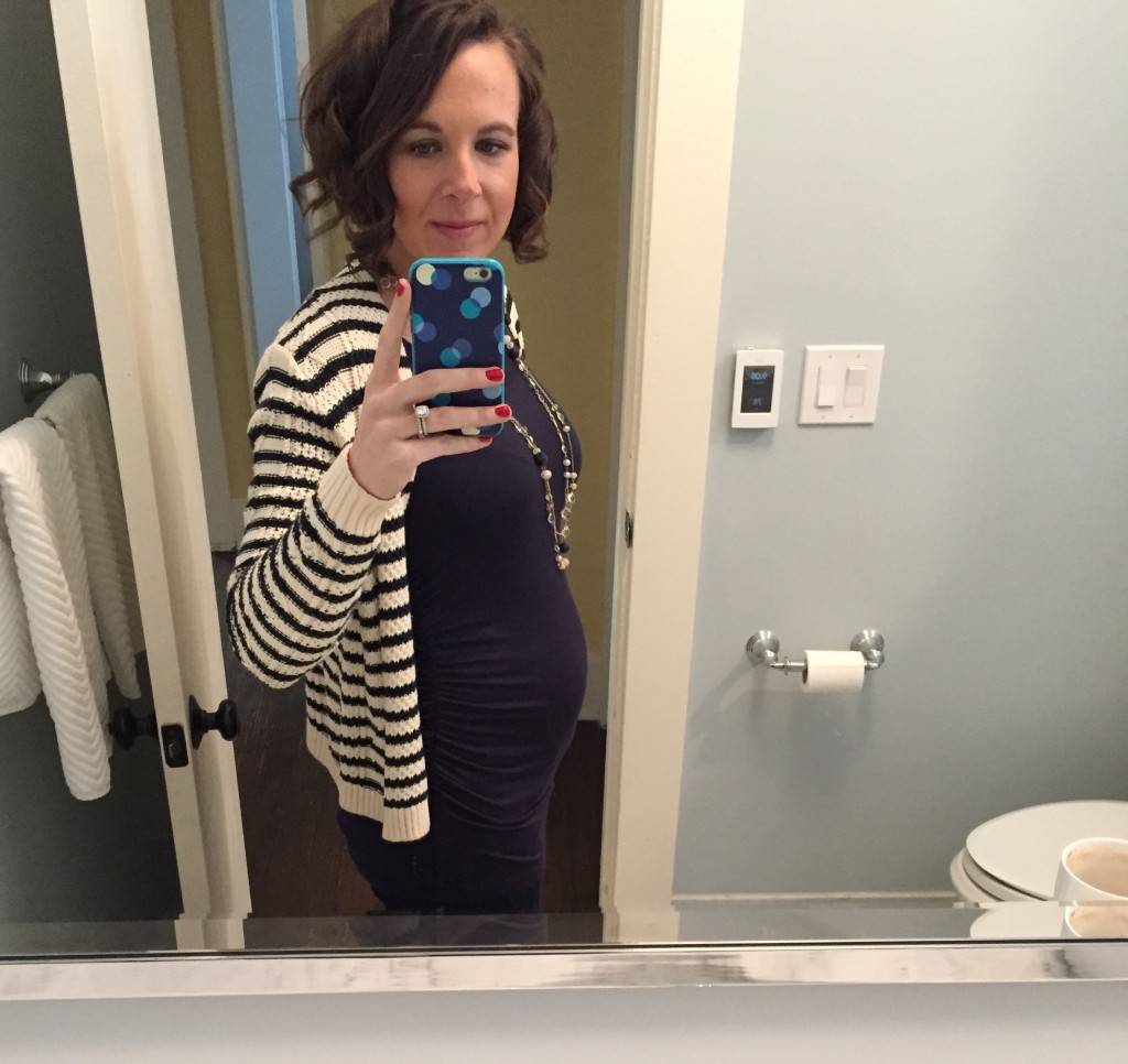 {Here is a better belly photo from 19 weeks.}